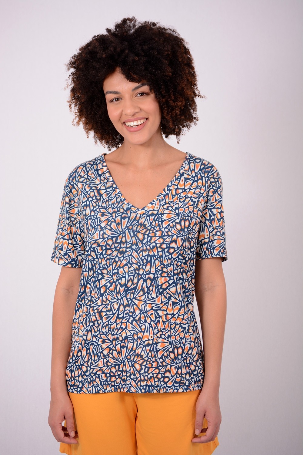 BLUSA DE MALHA DECOTE V ESTAMPA BORBOLETA